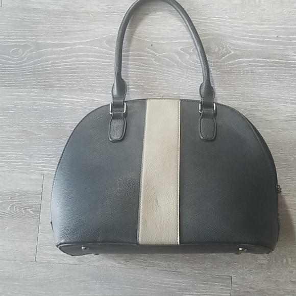 Used Skyla Purse - Picture 4 of 4